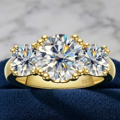 Bague moissanite à trois pierres – image 3