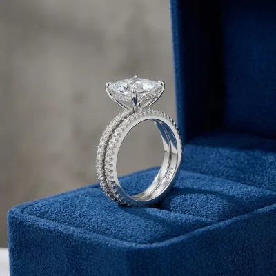 Bague moissanite taille princesse – image 2