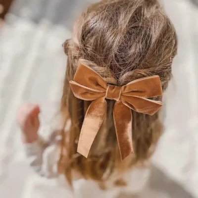 Barrette à cheveux en velours à long ruban – image 2
