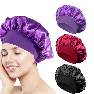 Bonnet de nuit en satin à large bord uni – image 2
