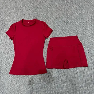 Ensemble de sport femme haut et short uni – image 2