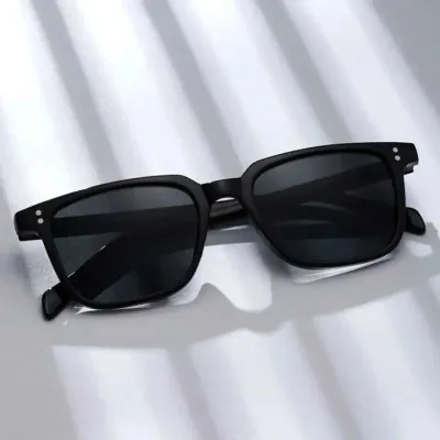 Lunettes de soleil carrées noires vintage – image 2