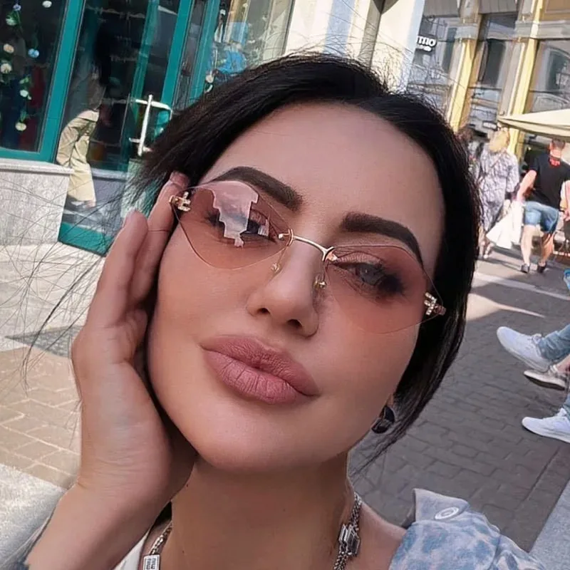 Lunettes de soleil sans monture en losange